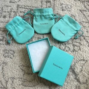 TIFFANY & CO. GIFT BOX SET